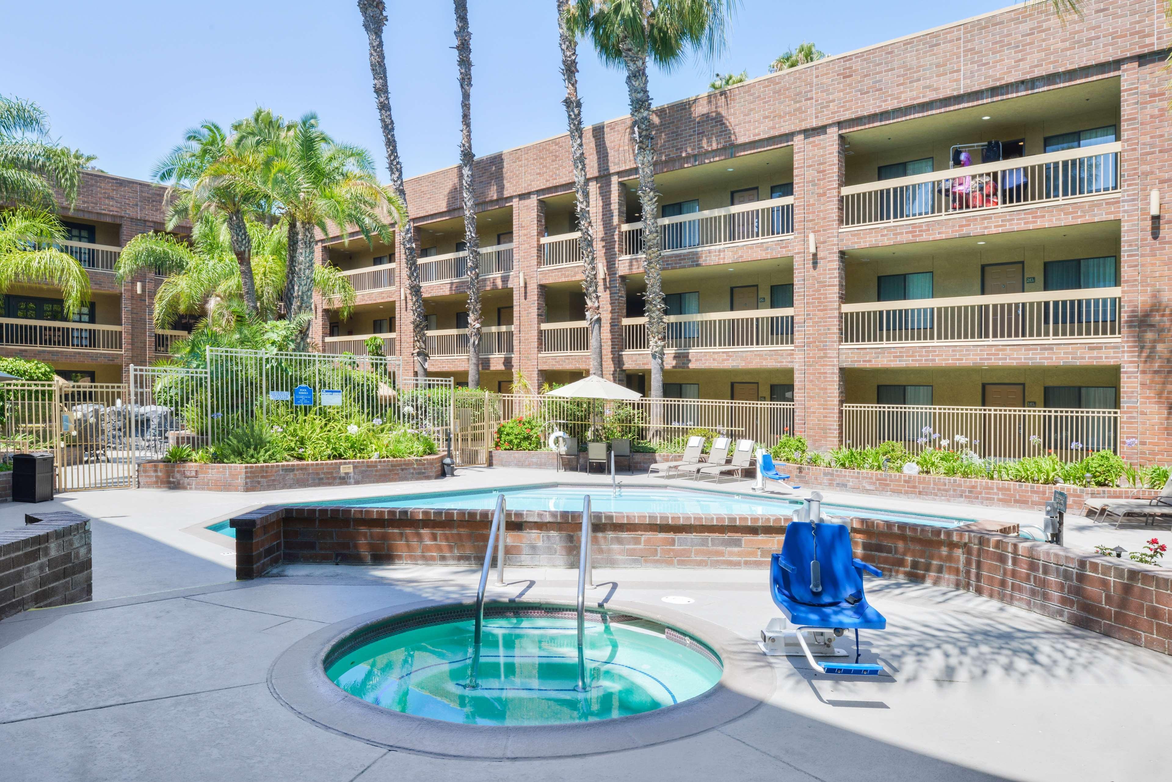 Best Western Plus Meridian Inn & Suites, Anaheim-Orange Exterior photo